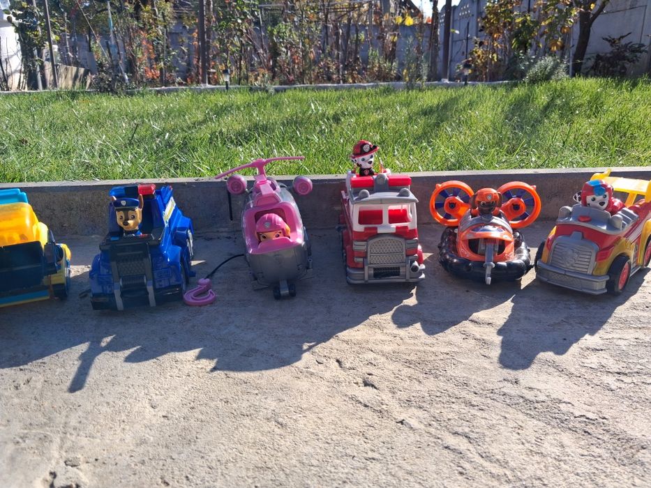 Vind set masini Patrula catelusilor