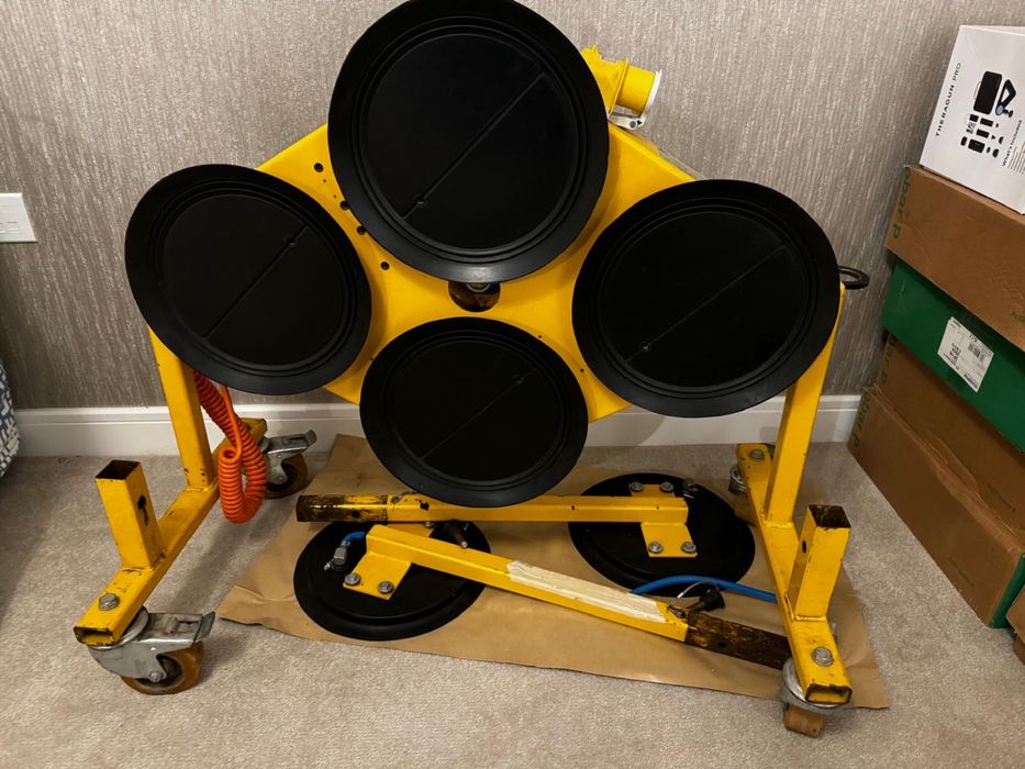 Dispozitiv de manipulare/montare