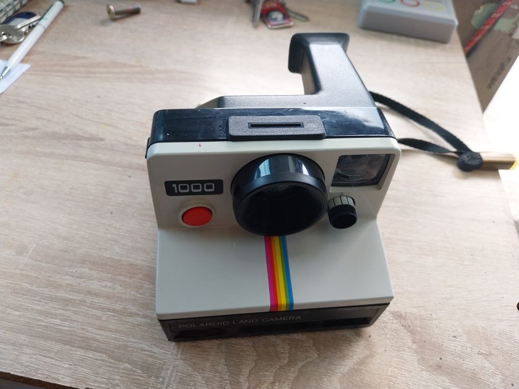 Продавам фотоапарат Polaroid