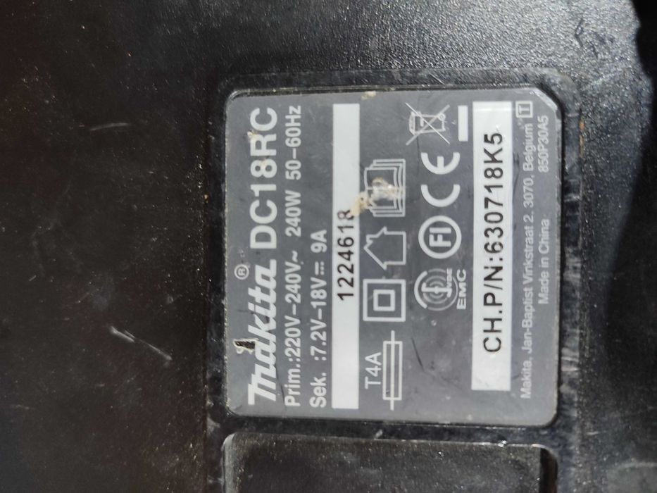Makita DC18RC 18V incarcator rapid statie charger baterie acumulator