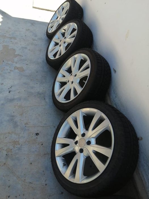 Балон почти новый, 4 зимний 4 летний 4 диска