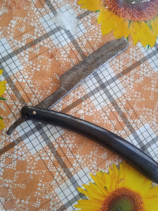 Опасная бритва...