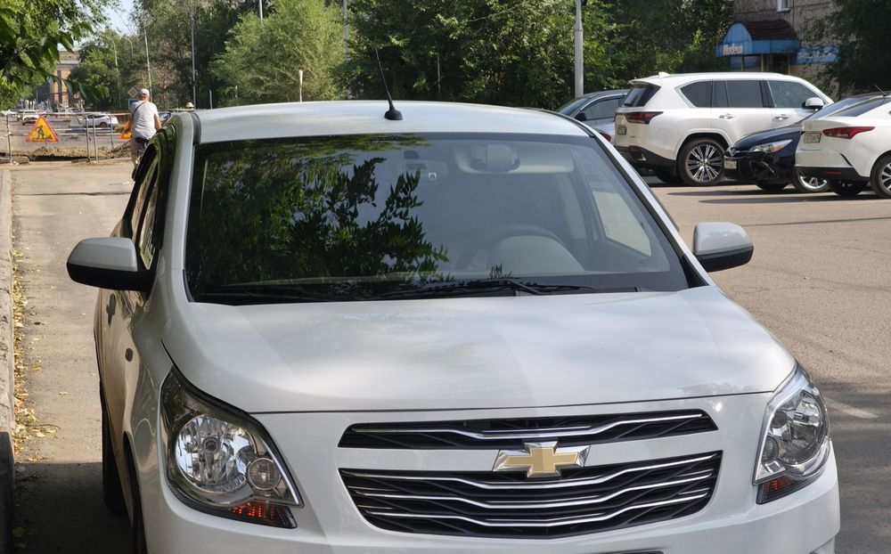 Продам решетку радиатора на Cobalt