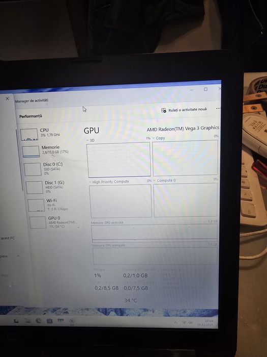 Laptop HP 17, Ryzen 3-2200, ram 16gb, ssd 128gb si hard 500gb