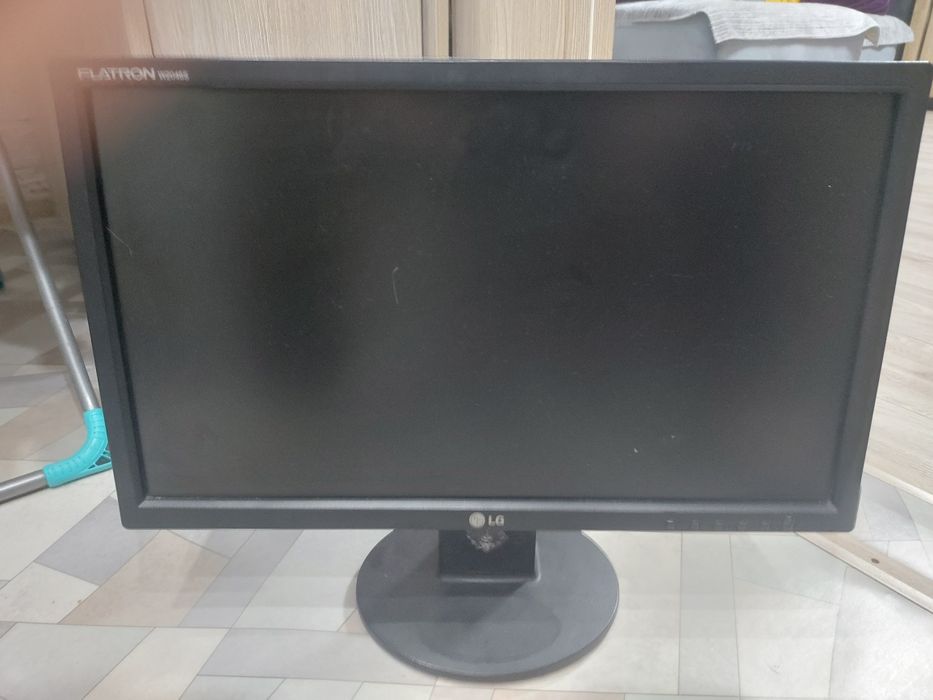 Продам монитор LG