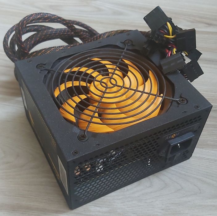 Vand sursa Njoy Titan 600W 80+ noua