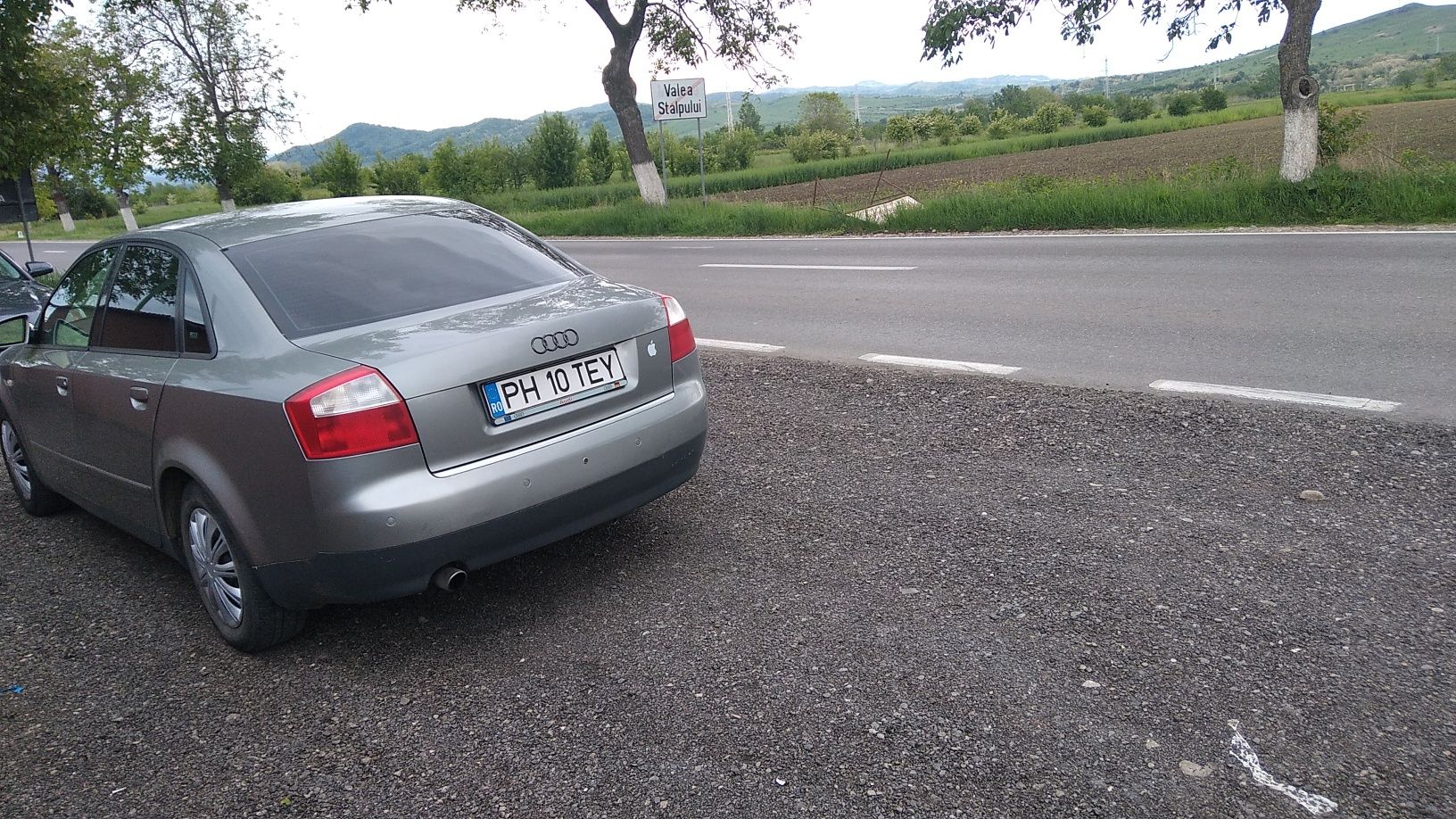 Vind Audi A4 inpecabil fără rugină culoare originală