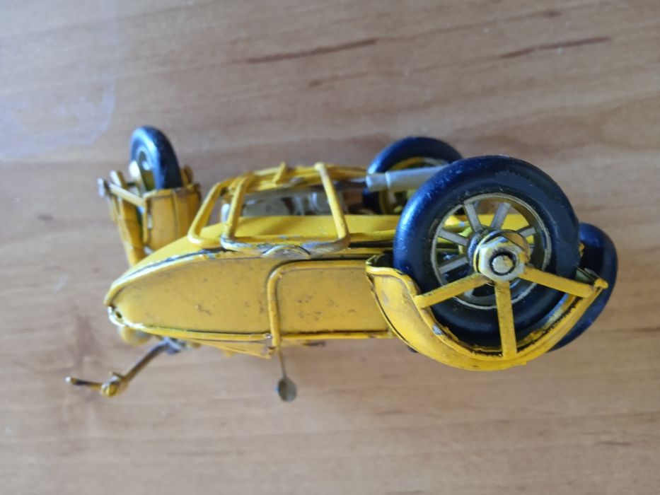 Уникат -Мотоциклет с кош за колекционери