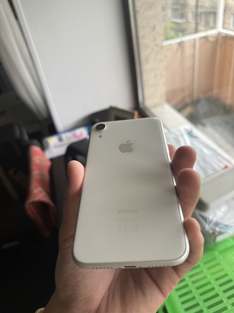 Продаю iphone XR 64