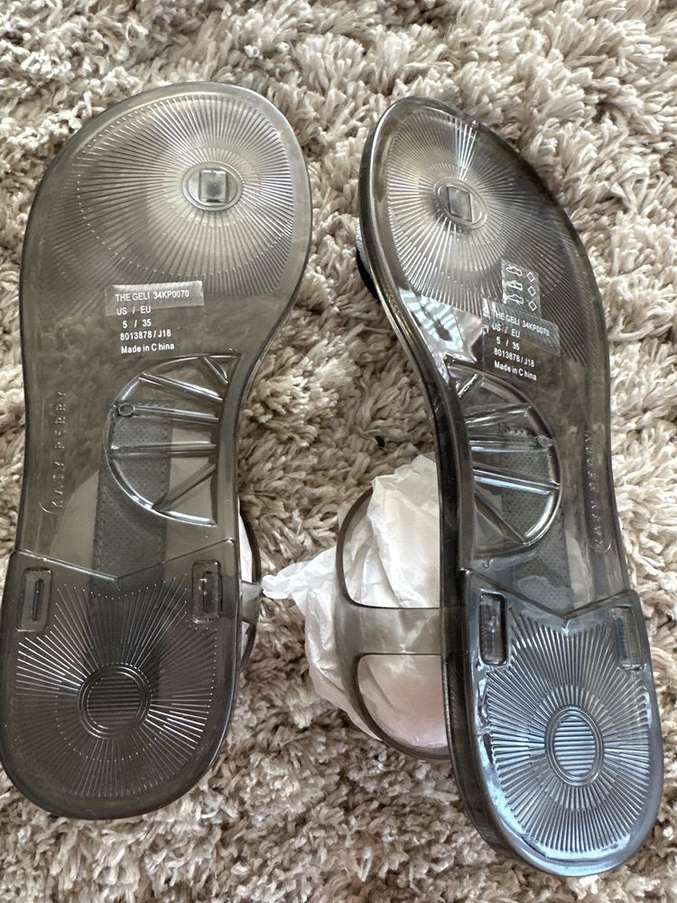 Чисто нови силиконови сандали