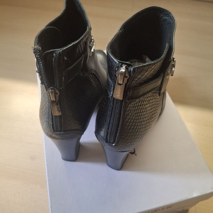 Боти LASOCKI 38 номер