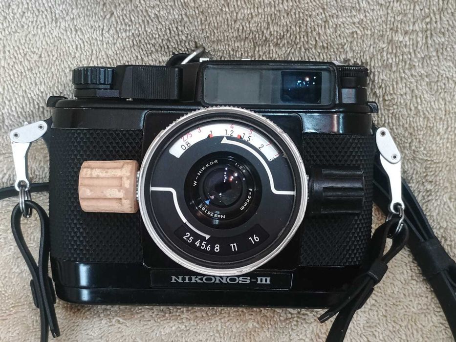 Aparat foto Nikonos lll
