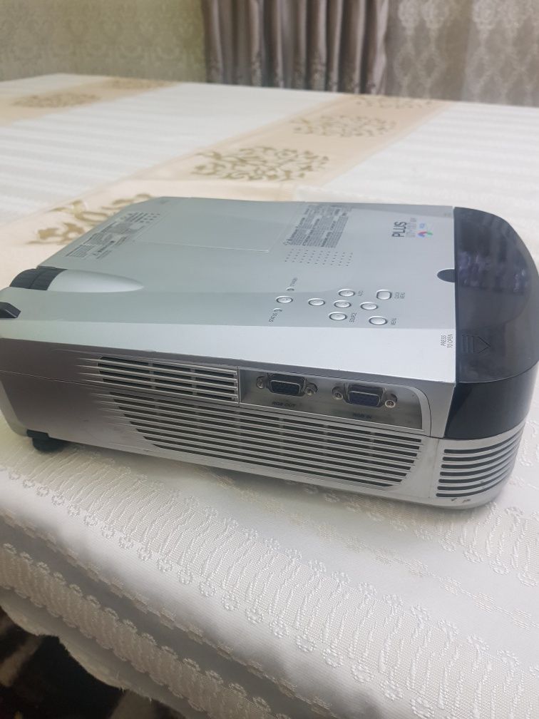 Vidio projector sotiladi