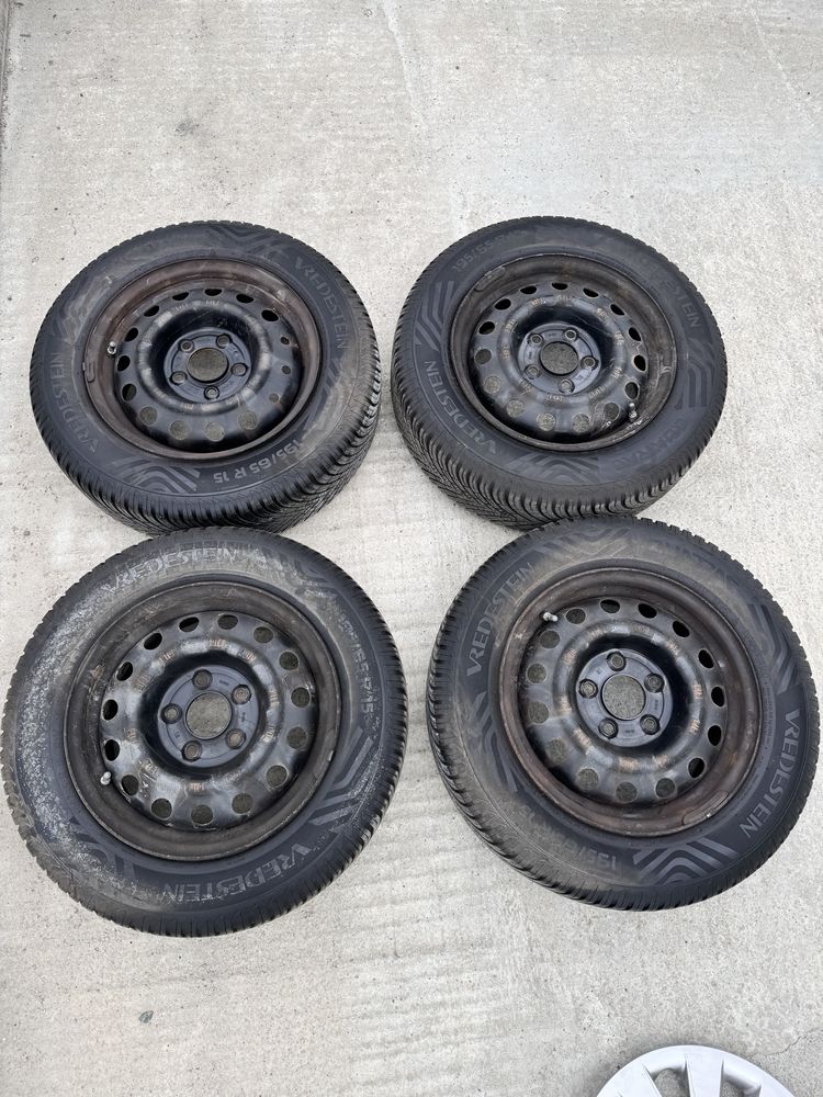 4бр. жел. джанти с тасове 15” 5 х 114.3 със зимни гуми  за Hyundai i30