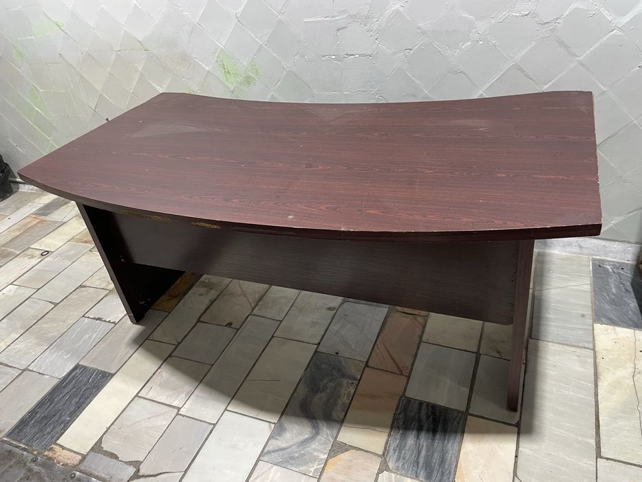 Продается офисный стол