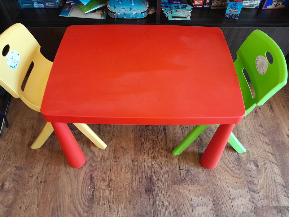 Детска маса Икеа, 2 столчета