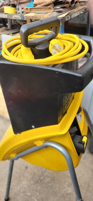 Tocator de crengi 220 w