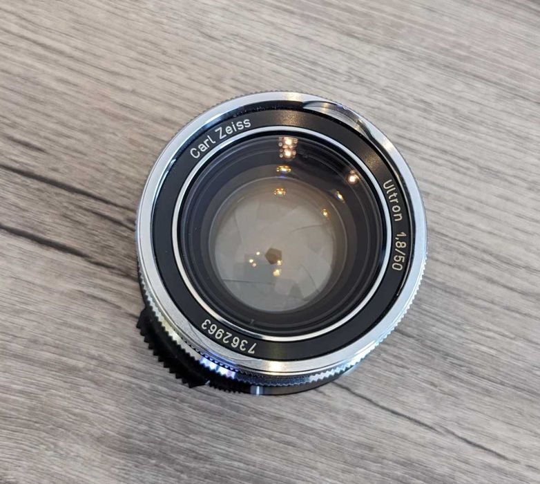Carl Zeiss ULTRON 50mm F1.8 M42