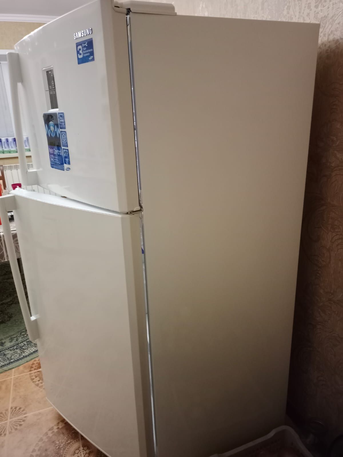 Продам идеальный холодильник
