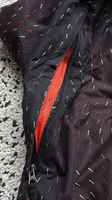 Дамско сноуборд яке Burton размер М