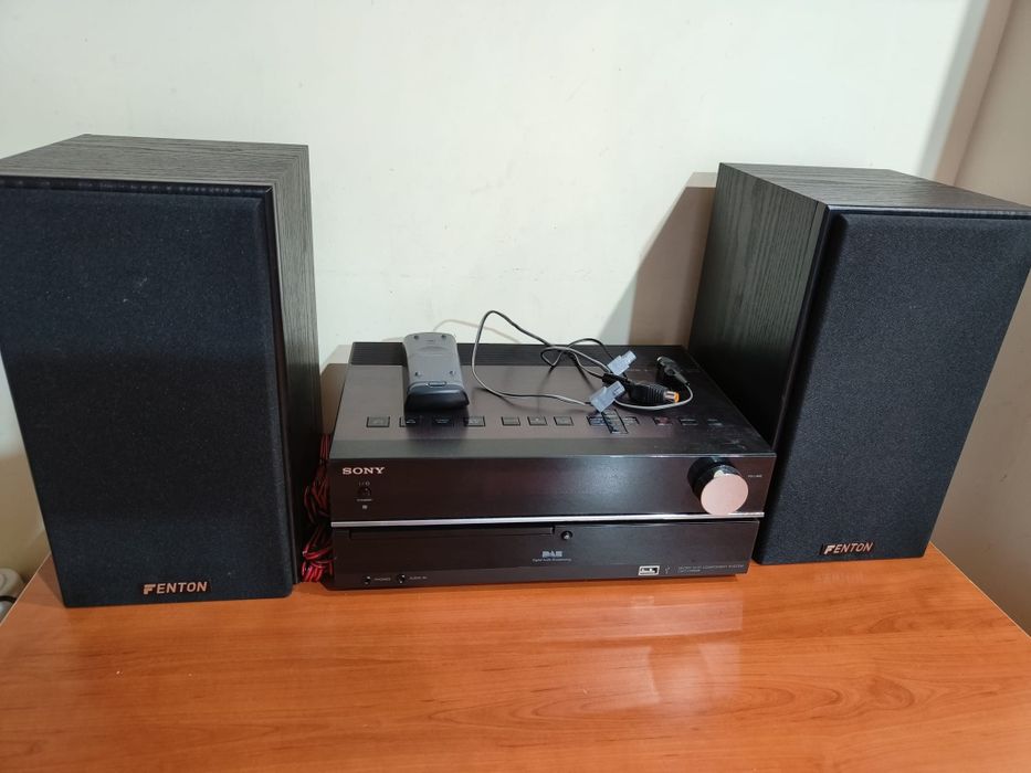 Boxe audio noi brand Fenton.