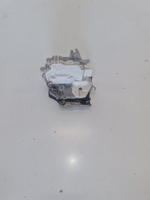 Broasca usa dreapta fata Audi A4 A5 A6 A7 Q5 /cod-8j1837016 Europa OEM