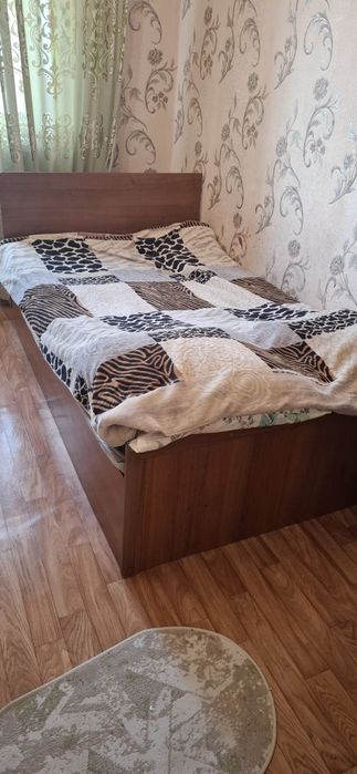 Кровать с матрасом