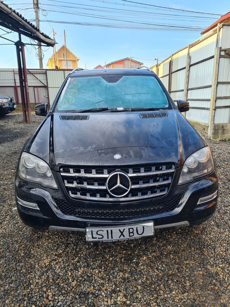 Dezmembrez Mercedes ML w164 facelift 3.0 D 2005-2008