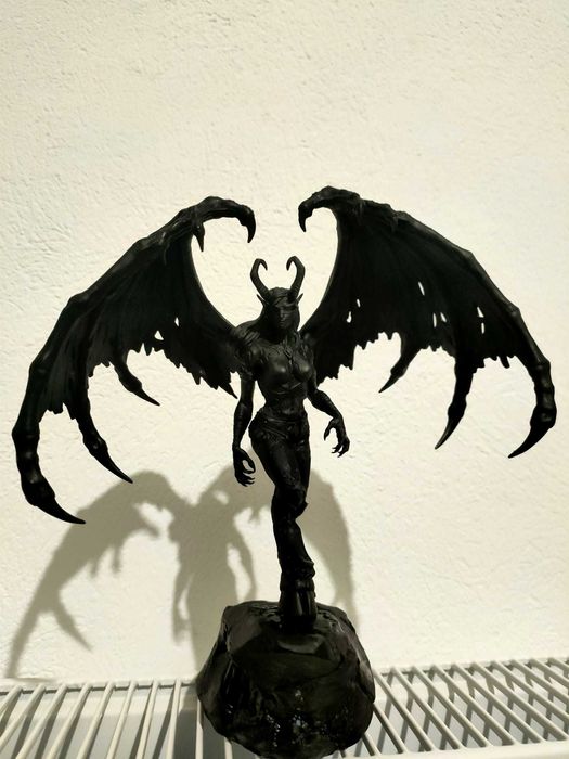 Statuetă de demon hunter imprimată 3D din rășină.