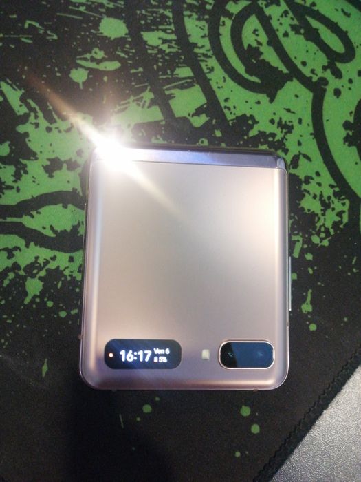 samsung Z Flip noi nefolosite