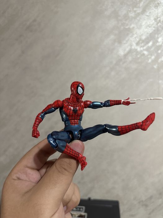 Фигурка Человека паука от Mafex