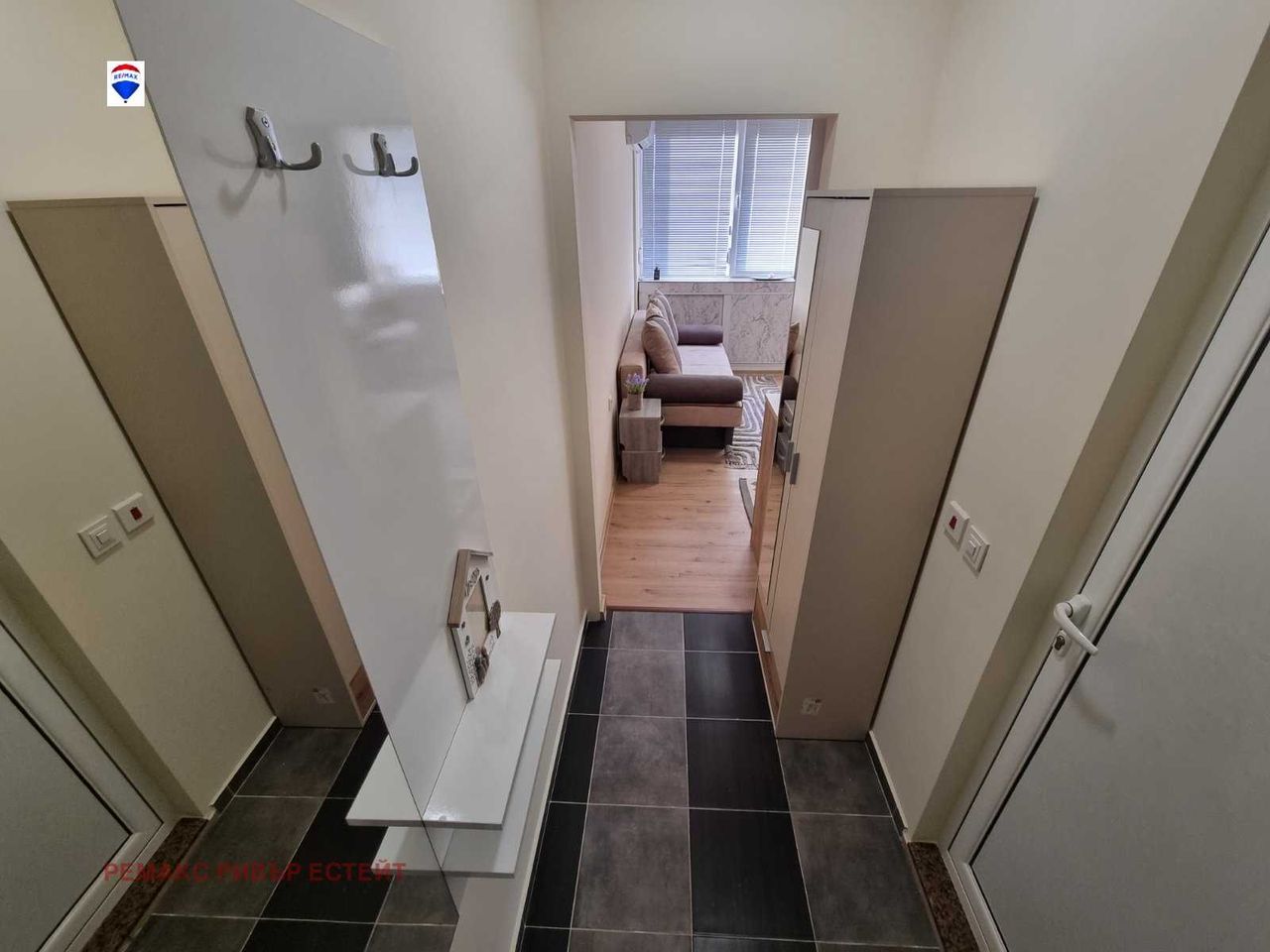 Продава се Ателие в Русе, Дружба 3 - 20 кв.м за 1575 €/кв.м - Снимка #8