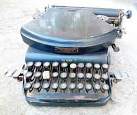 Антикварна немска пишеща машина Adler Mod 7