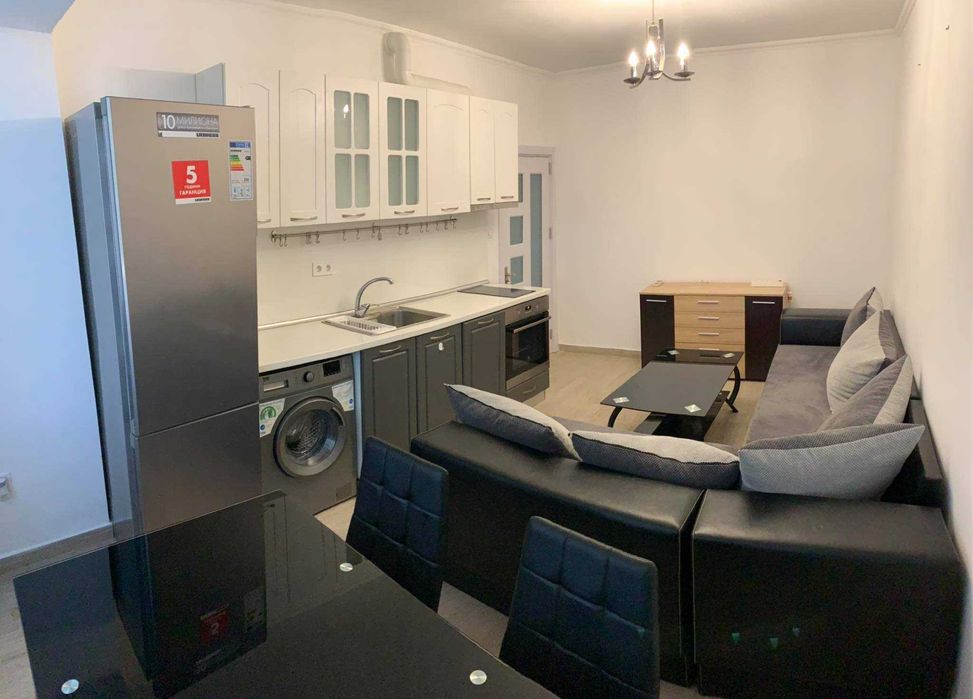 Дава се под наем Тристаен апартамент в Бургас, Лазур - 75 кв.м за 255 € - Снимка #1