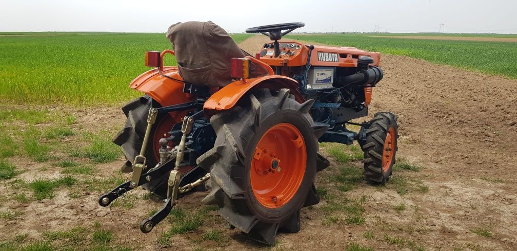 tractoras japonez kubota b7001 4x4