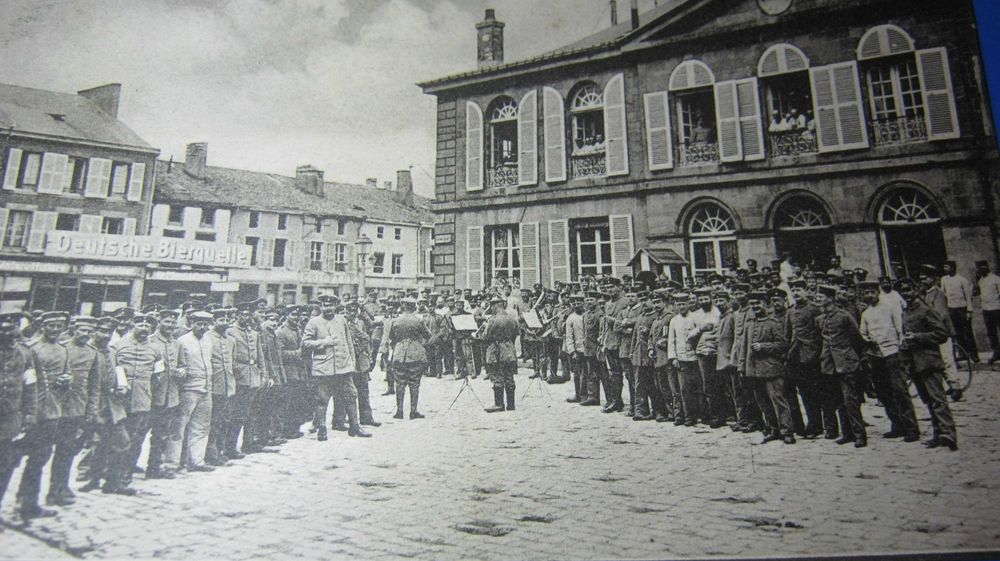 Ilustrata veche/Carte Postala,VOUZIERS,WW1,prizonieri francezi.