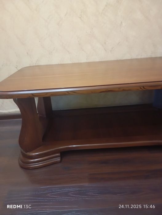 Журнальный столик.