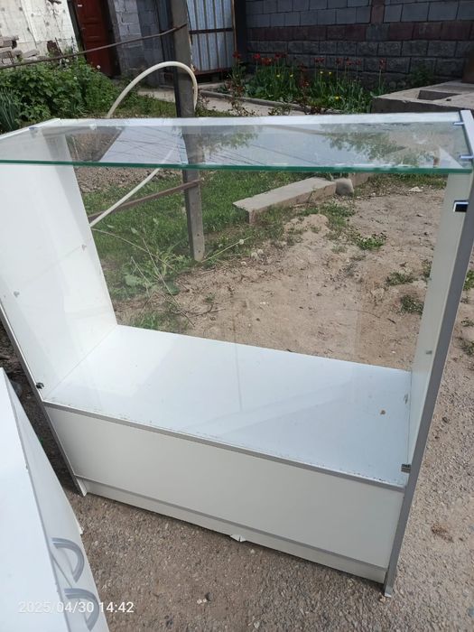 Витрина для офиса магазина