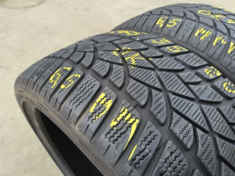 Doua anvelope de iarna 265 35 20 dunlop winter 3D profil 6,5 mm
