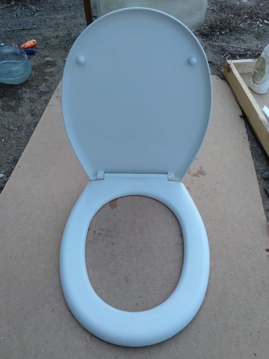 Крышка для унитаза Б/у