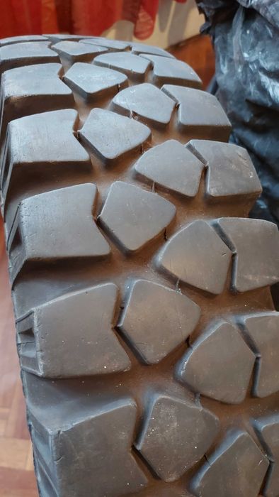 Продам резину на УАЗ