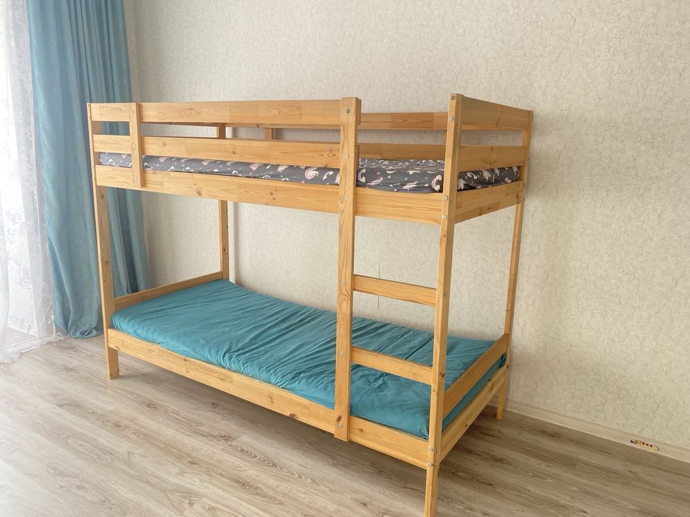Продам двухъярусную кровать Икеа