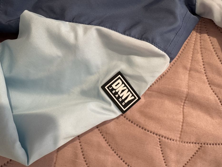 DKNY оригинално яке 104 размер 3-4 годинки