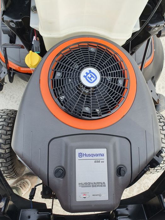 Tractoras de tuns iarba gazon Husqvarna TC 142T