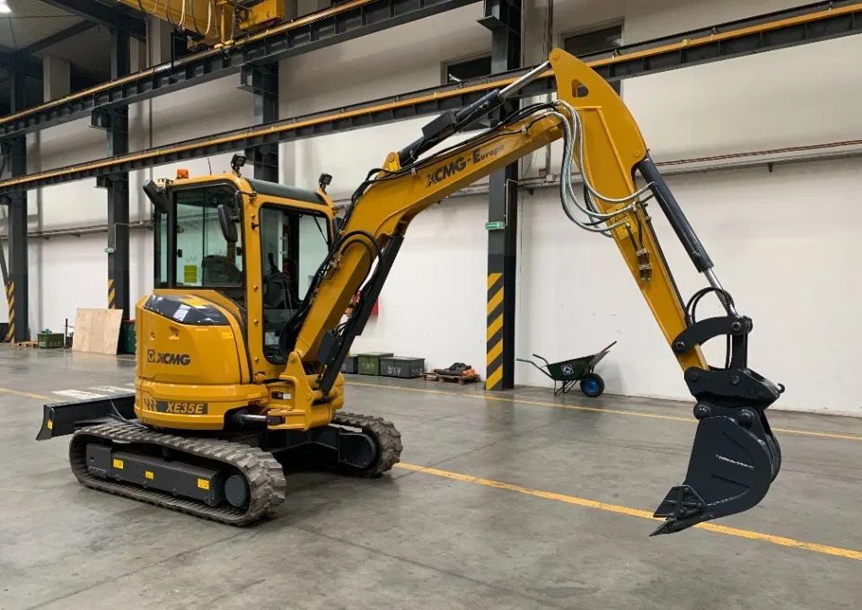 Miniexcavator XCMG XE35E, 4.2tone, produs in Polonia [NOU - STOC]