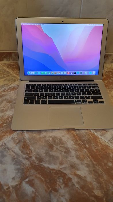 Apple MacBook Air 1.8GHz  i5 -/13 -inch/A1466 - 2012