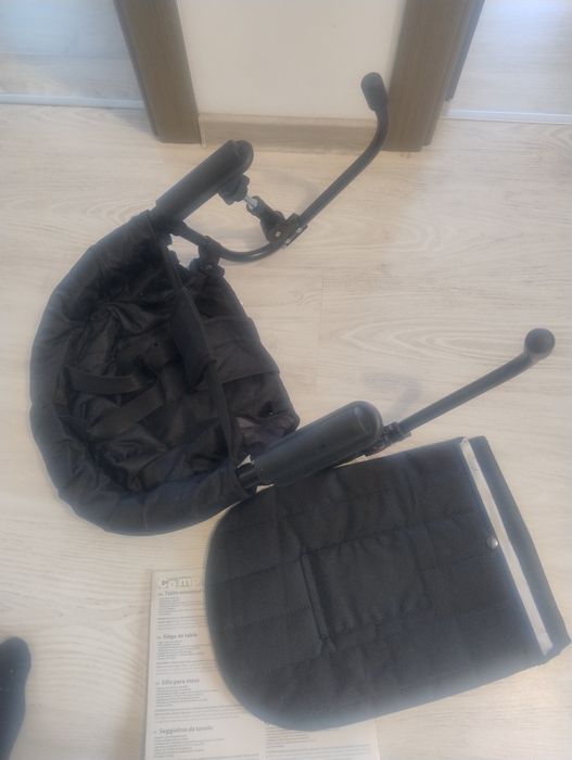 Scaun bebeluși atasabil la masa