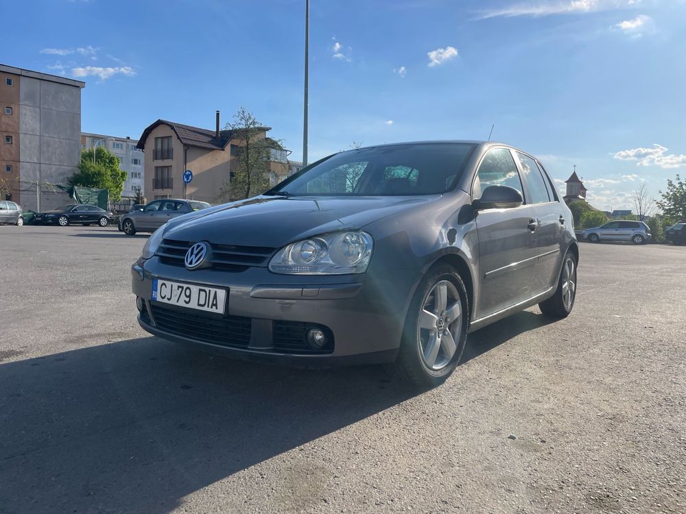 Vând golf 5 UNITED 1.9 TDI 2009