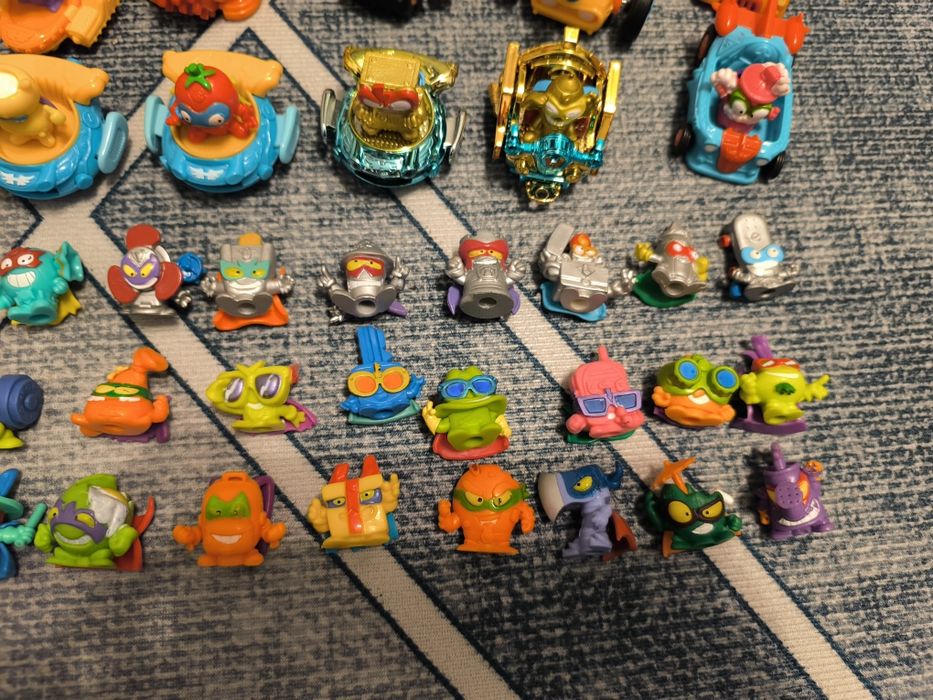 Colecție Super Zings ( roboti, mașină, tren , peste 90 figurine)  etc