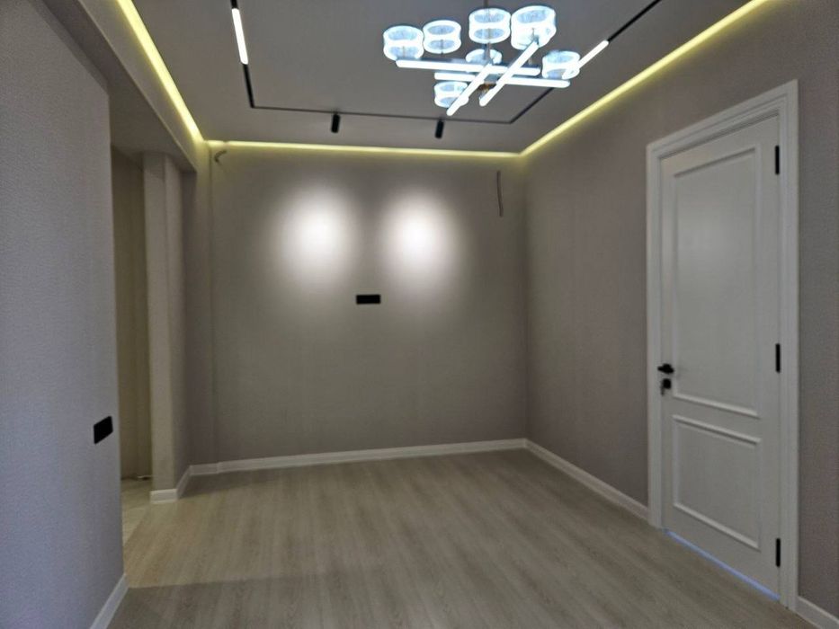 Kvartira sotiladi yakkasaroy rayon 2/10/12/  51m² novastroyka